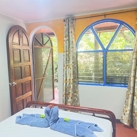 La Palapa Hut Nature Hostel Puerto Jiménez Kültér fotó